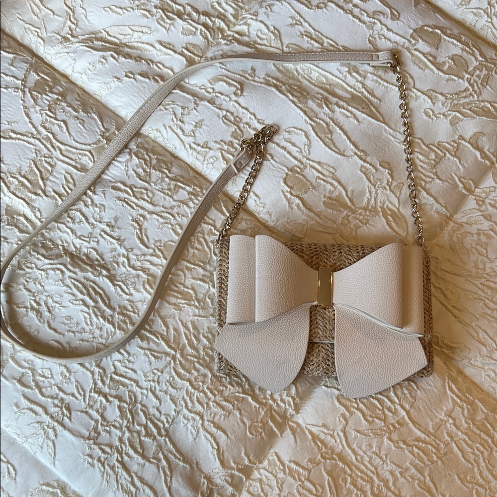 Elegant Cream Bow Accent Women's Bag